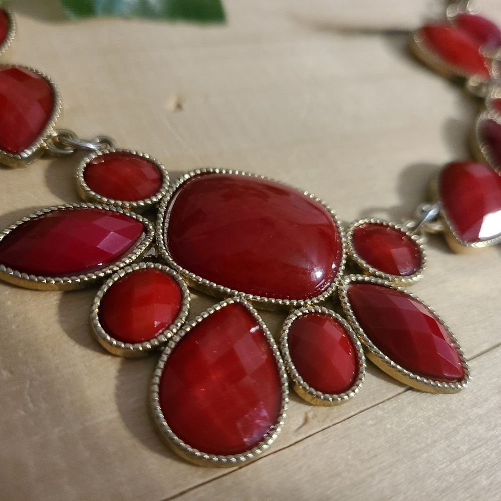 Vintage Estate Statement Necklace,  Red - Picture 4 of 7